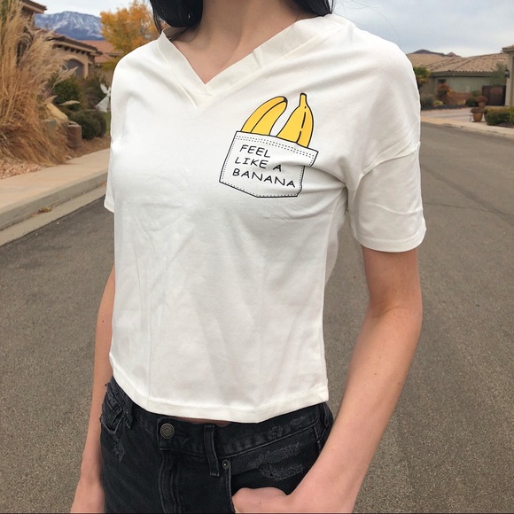LAST ONE + FREE GIFT Bananas Graphic Crop Top - Picture 3 of 5